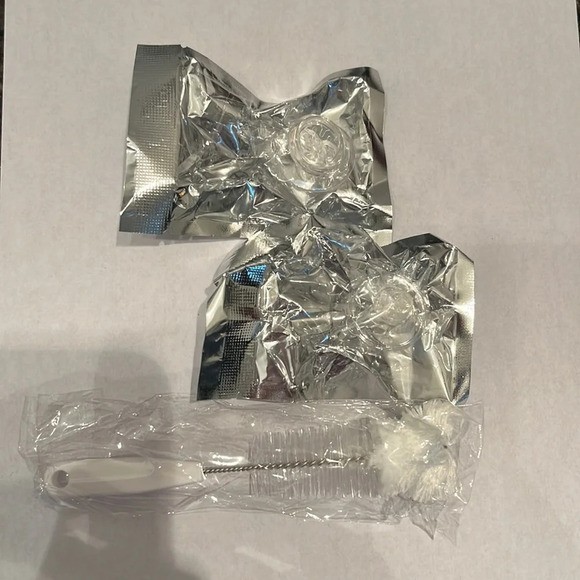 BeautyBio Glofacial Treatment Tips and Cleaning Brush - Picture 5 of 5